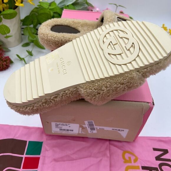 Women’s Gucci x North face shearling slides size 40 made in Italy - Picture 4 of 9